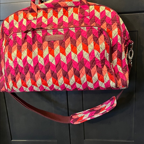 Vera Bradley Quilted Large Travel Bag in Bohemian Chevron With Strap. - Picture 2 of 11